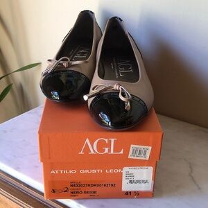 AGL Attilio Guisti Leombruni Nero-Beige Patent Cap Toe Ballet Flats